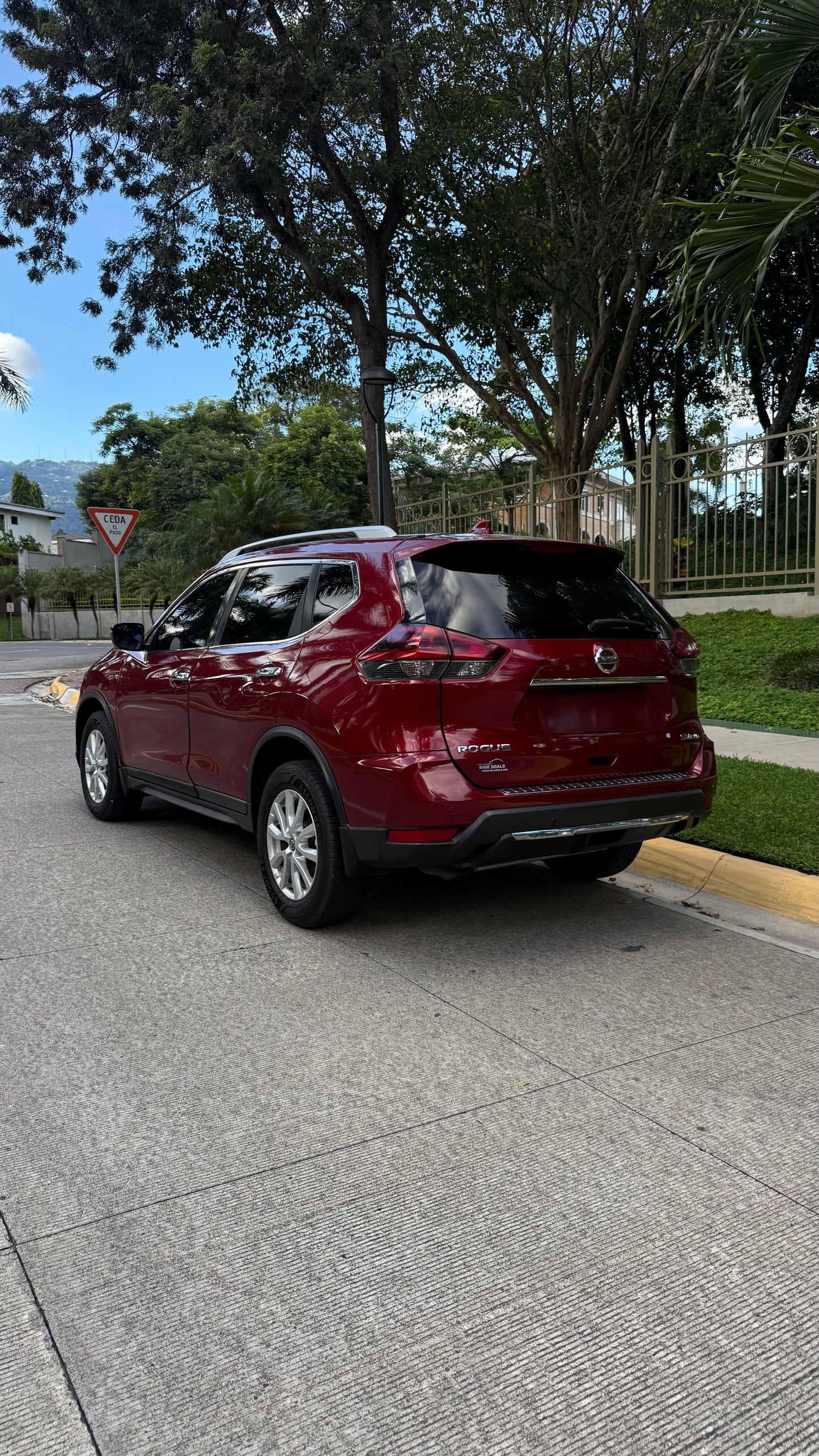Nissan Rogue AWD