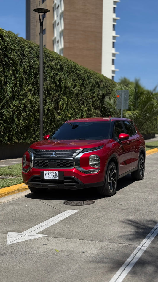 Mitsubishi Outlander SE 2022